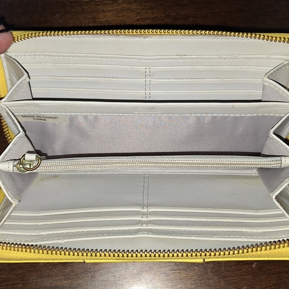 Coach Wallet - Picture 4 of 4